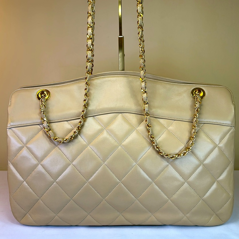 CHANEL XL Lambskin Beige Quilted Zip Top Card Series 1 1989-91 COA - Picture 4 of 16